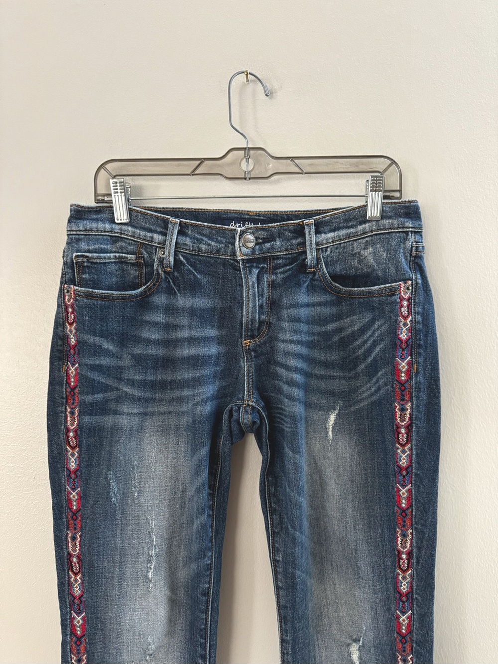 Driftwood Jackie Embroidered Distressed Boho Jeans Women’s 29